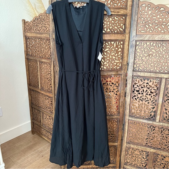 NWT Vince V-Neck Midi Length Black Dress with Tie size XL reg $250 - Picture 3 of 5